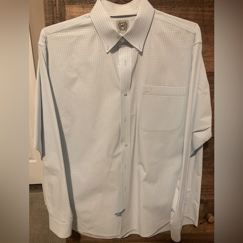 Cinch Men’s button up shirt. Size medium. Excellent condition!
